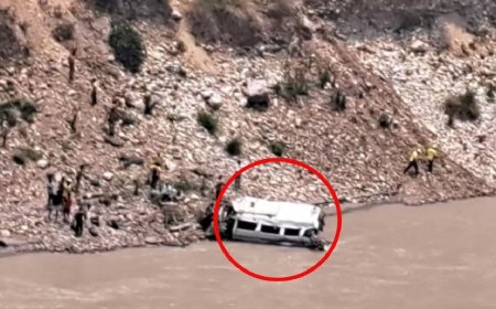 उत्तराखंड के रुद्रप्रयाग में बड़ा हादसा, अलकनंदा नदी में गिरा यात्री वाहन, 16 लोग बह गए