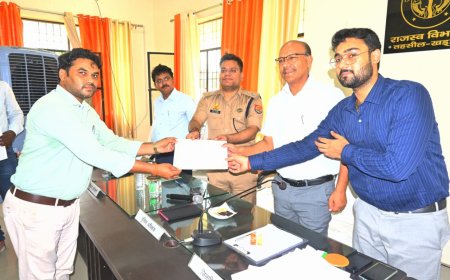 डीएम की अध्यक्षता में तहसील खड्डा सभागार में सम्पूर्ण समाधान दिवस का किया गया आयोजन