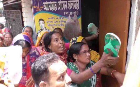 हाथों में चप्पल लेकर महिलाओं ने घेरा थाना ,पुलिस कस्टडी में हुई थी युवक की मौत