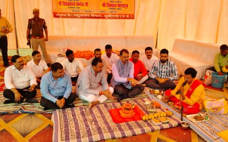 डीएम व विधायक ने वैदिक मंत्रोच्चारण के साथ किया गो-पूजन