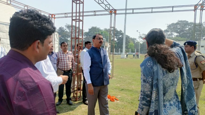 सेवा सुरक्षा व सुशासन के तहत आयोजित होने वाले कार्यक्रम स्थलो का डीएम ने किया निरीक्षण