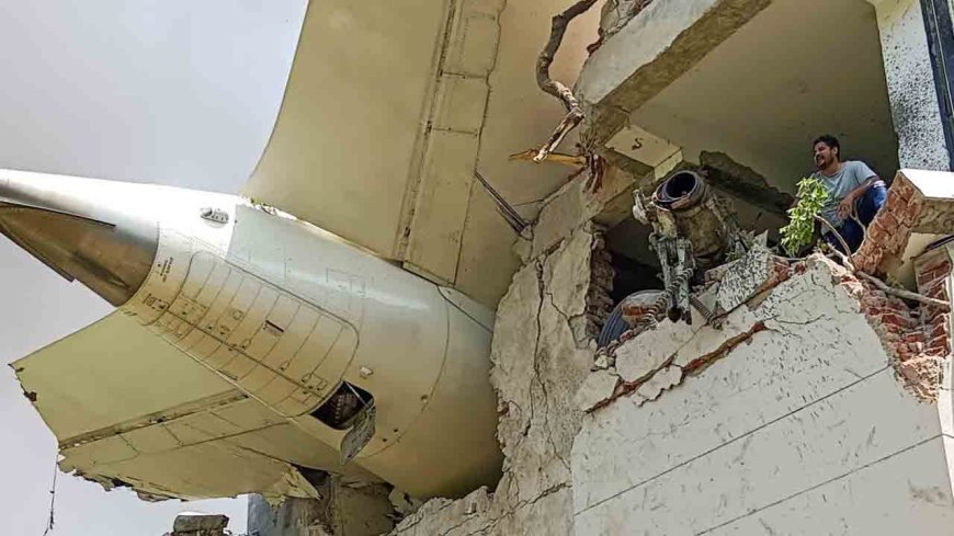NTSB के जांचकर्ताओं की एक टीम पहुँचती भारत , विमान  में सवार 242 में से 241 यात्री मारे गए