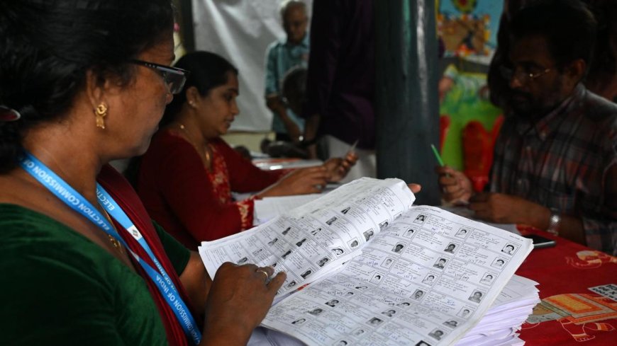 SIR-2026 में कुशीनगर की बड़ी प्रगति, 81% मतदाताओं के फार्म डिजिटाइज्ड