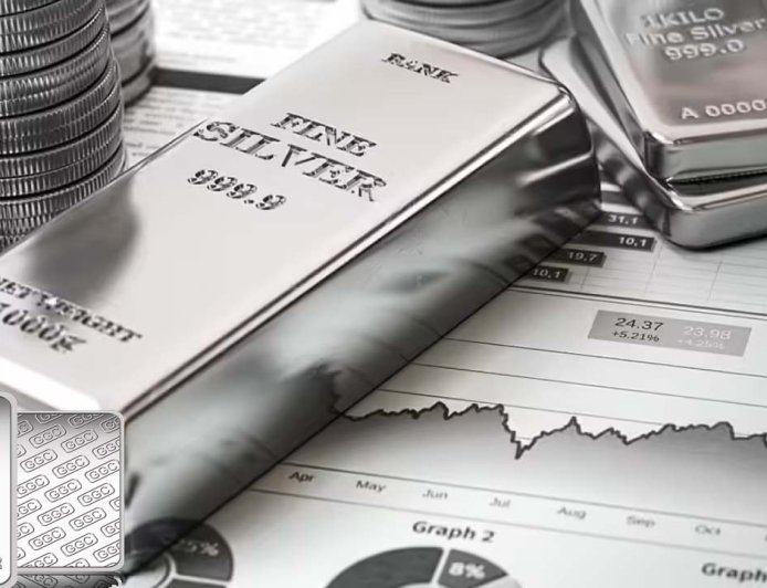 चांदी की चमक लौटी! कीमतें ₹1,000 बढ़कर 2.46 लाख पर पहुंचीं।
