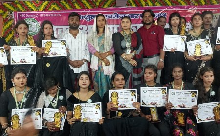 आत्मनिर्भरता की ओर कदम: प्रशिक्षित युवतियों को बांटे गए प्रमाण-पत्र और मेडल