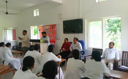 एस.टी.एन.टी. नर्सिंग इंस्टीट्यूट में जिला सेवायोजन कार्यालय द्वारा करियर काउंसलिंग संपन्न