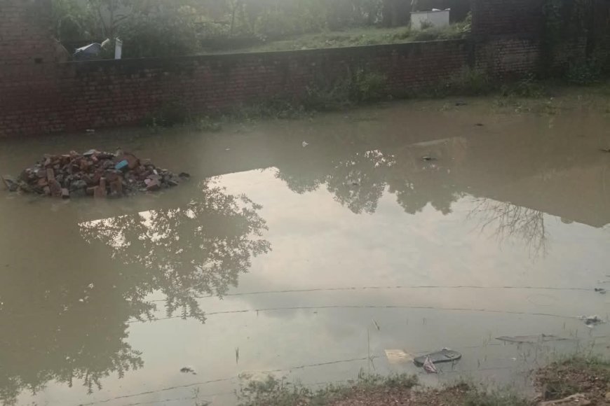 IGRS शिकायत के बाद भी नहीं बनी सड़क-नाली, पीड़ित ने जिलाधिकारी को पत्र लिखकर लगाई गुहार 