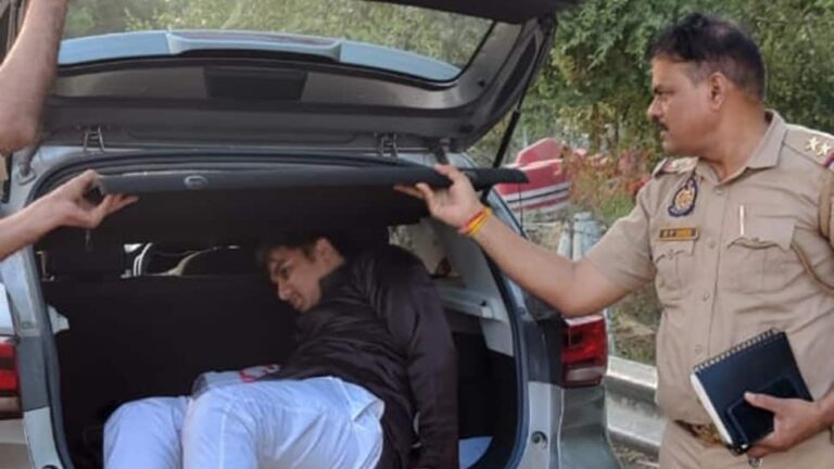 फरीदाबाद से बीबीए की छात्रा का अपहरण, वाहन चेकिंग के दौरान कार डिक्की में बंद मिली